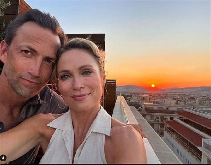 Amy Robach's Estranged Husband Andrew Shue Takes Down Photos of Her After T.J. Holmes PDA Pics Surfa ·