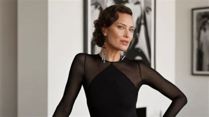 How To Build A Net Worth Like Shalom Harlow