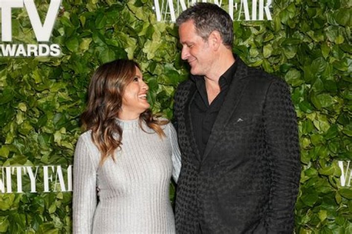 Is Mariska Hargitay a lesbian?