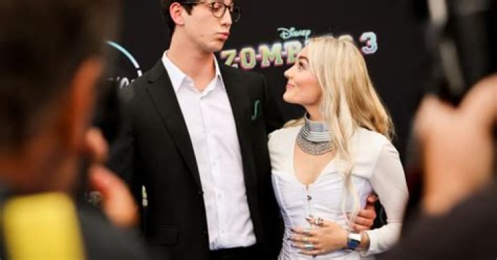 Is The Actor Dating Anyone? ·